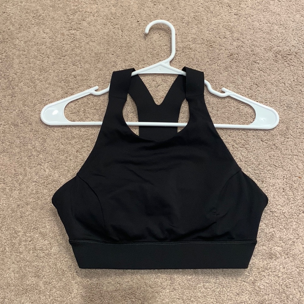 Black lululemon sports bra